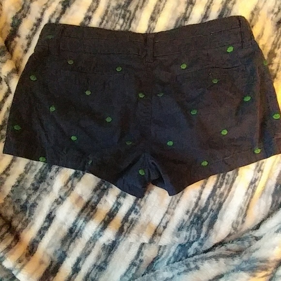 Blue and green poka dot short shorts - Picture 3 of 3
